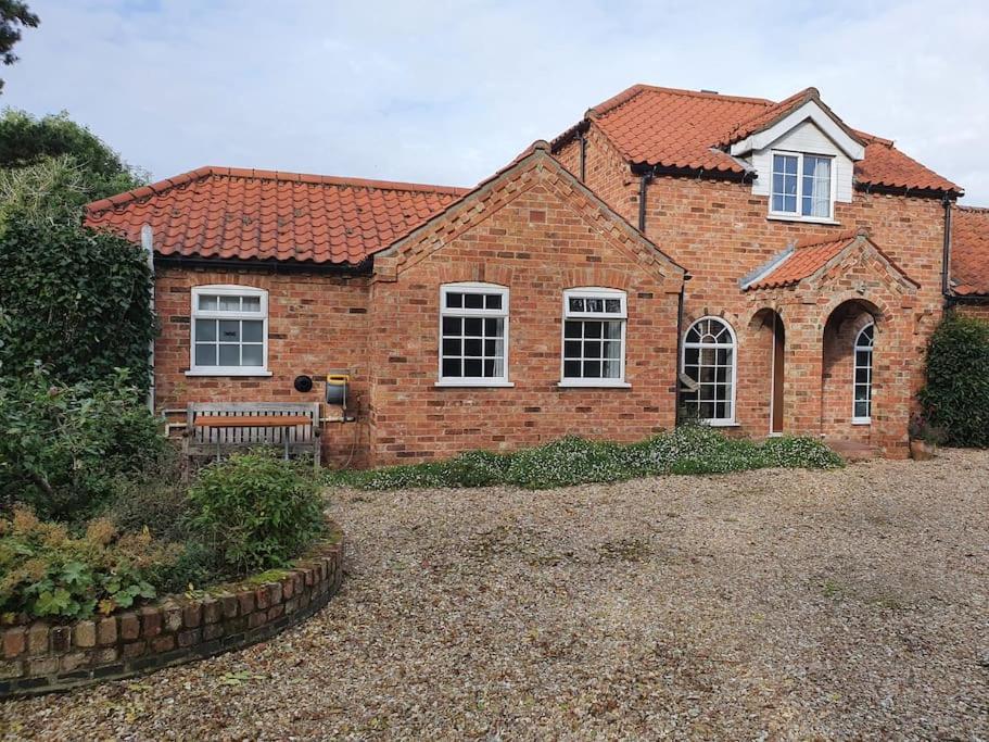 Willow Tree Farm Cottage With Bbq Hut Tattershall Thorpe Exterior photo